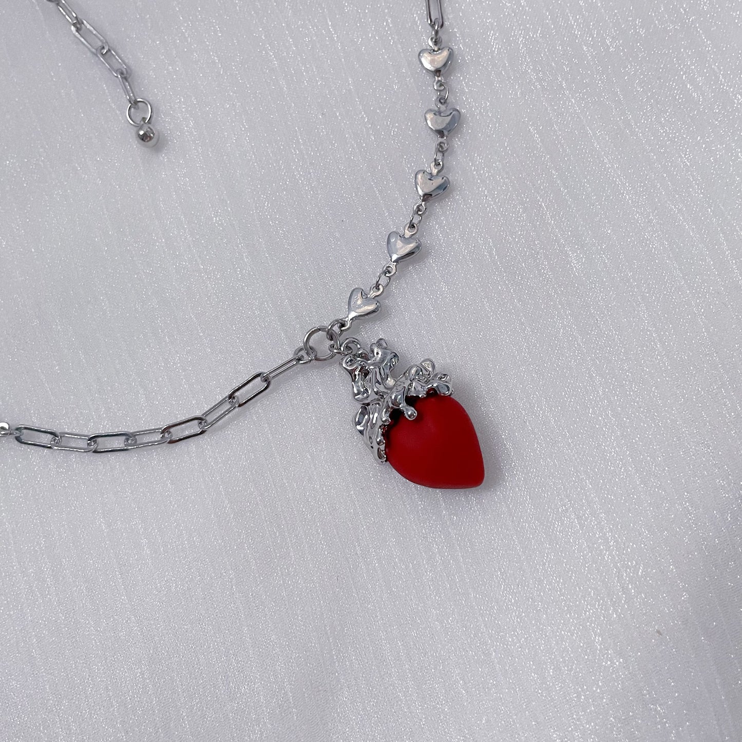 【Beating Heart】Blood Red Heart Necklace，Hip Hop Punk Rock Clavicle Chain