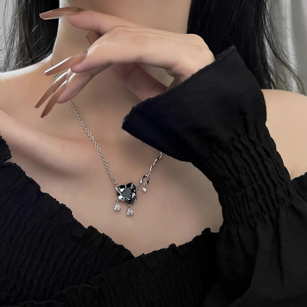 Black Heart Zircon Necklace