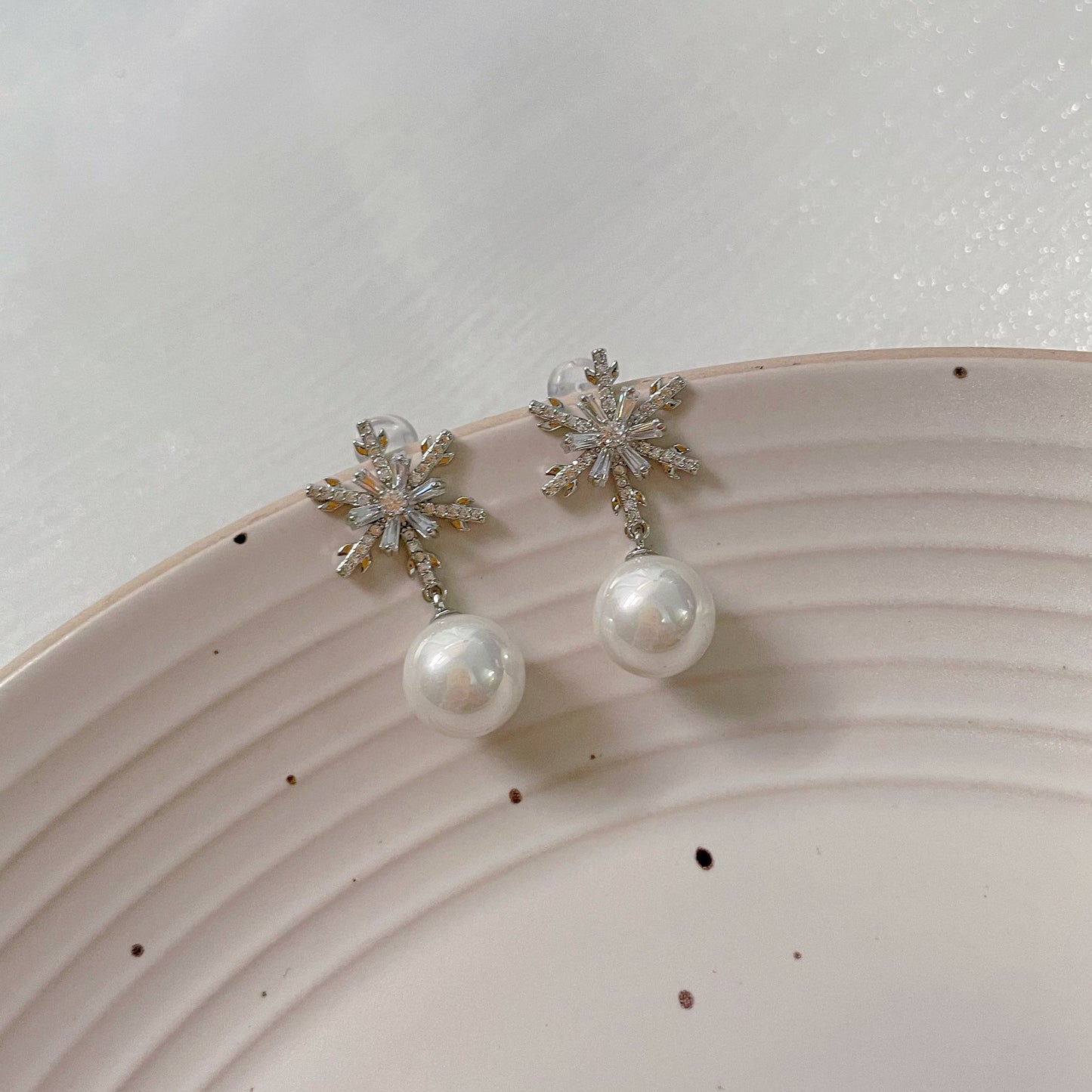 [Merry Christmas] Snowflake Pearl Earrings