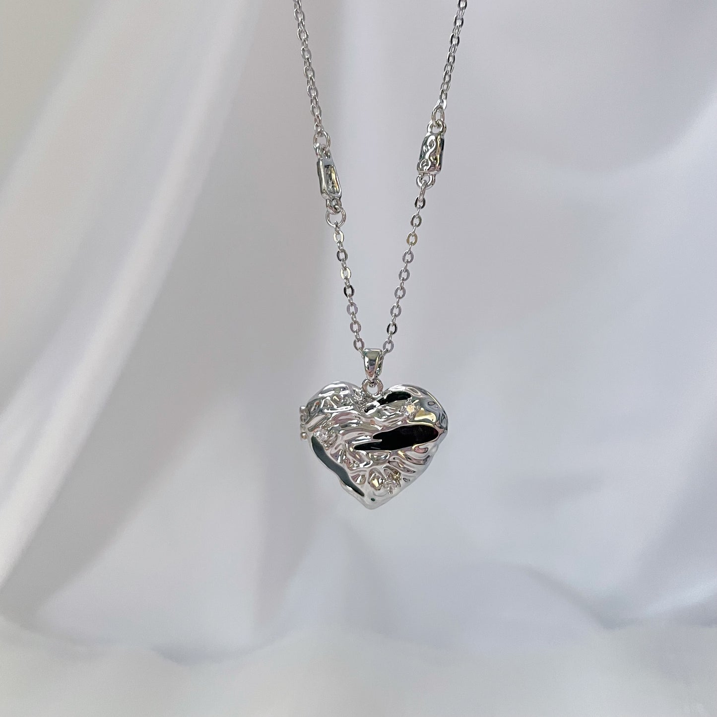 [Confession Heart] Pink Zircon Heart Necklace