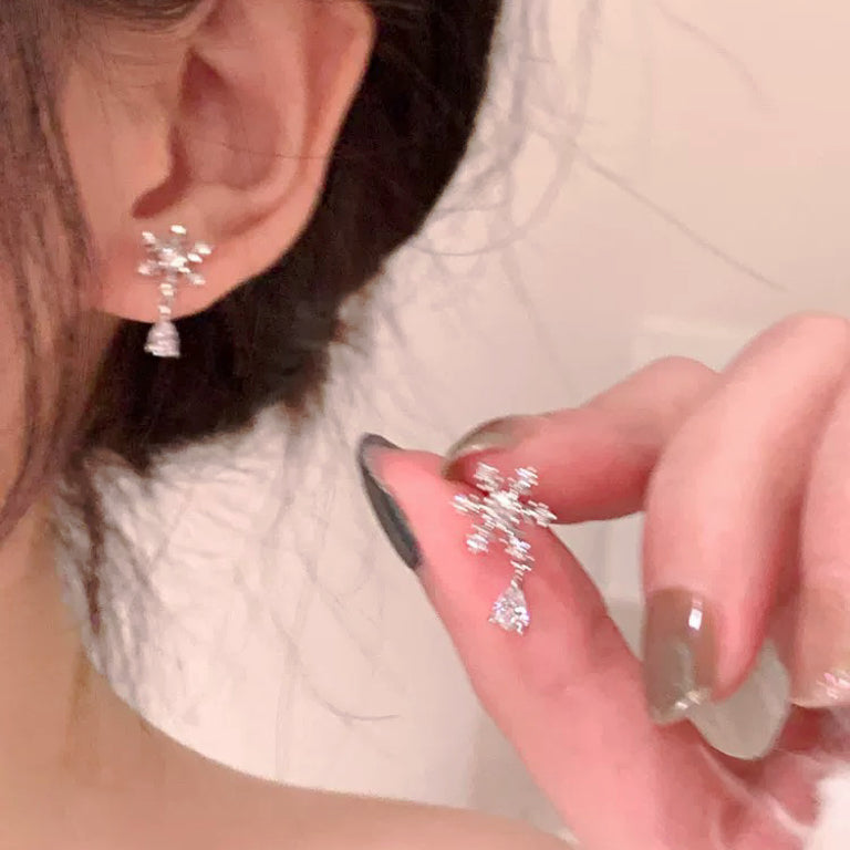 [Merry Christmas] Snowflake Zircon Earrings