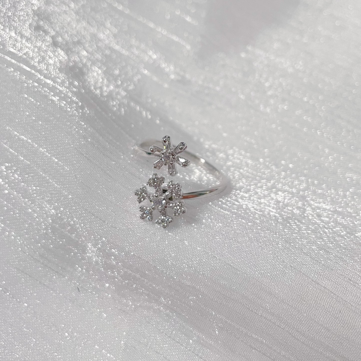 Snowflake Twirl Ring