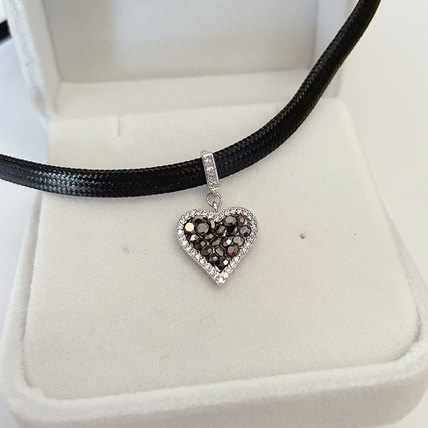 Heart Zircon Leather Strap Choker