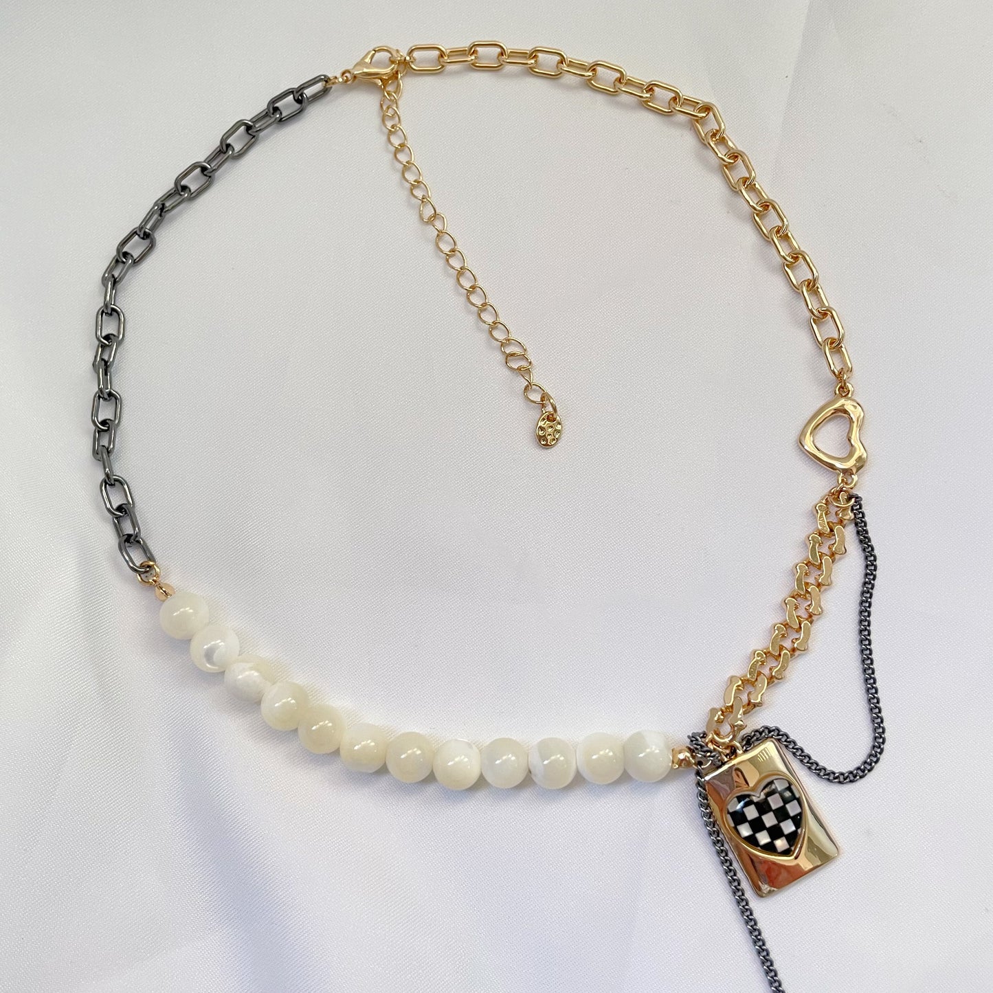 Drip Oil Heart Checkerboard Beaded Necklace