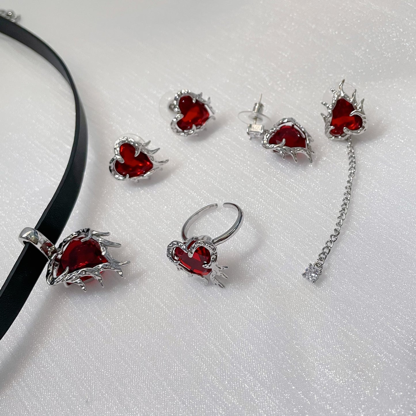 Ruby Leather Choker，Ruby Zircon Set