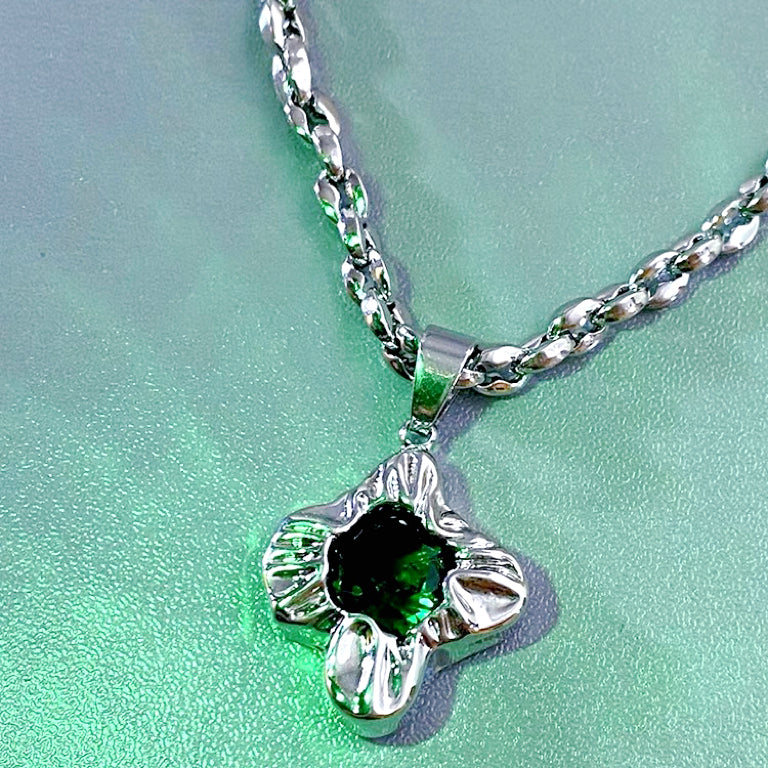 Emerald Zircon Clover Necklace