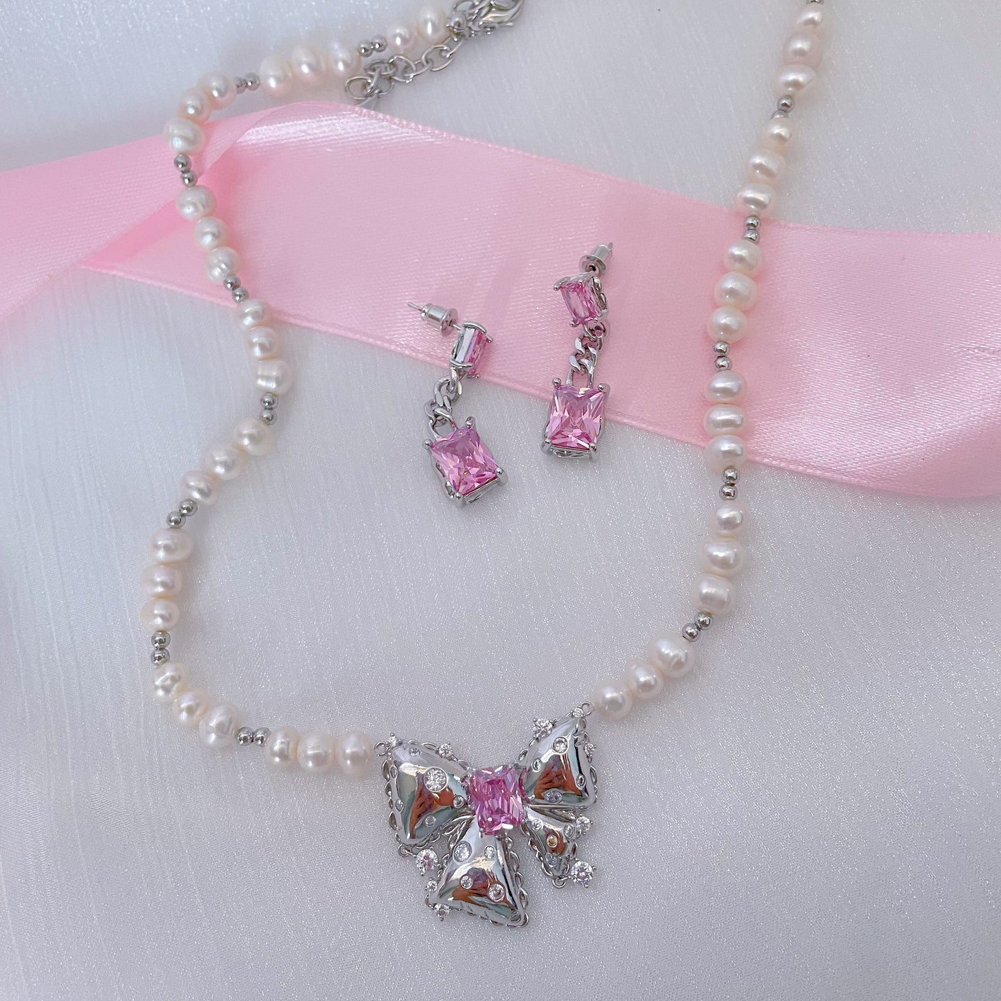 Pink Diamond Bow Pearl Necklace，Pink Zircon Earrings