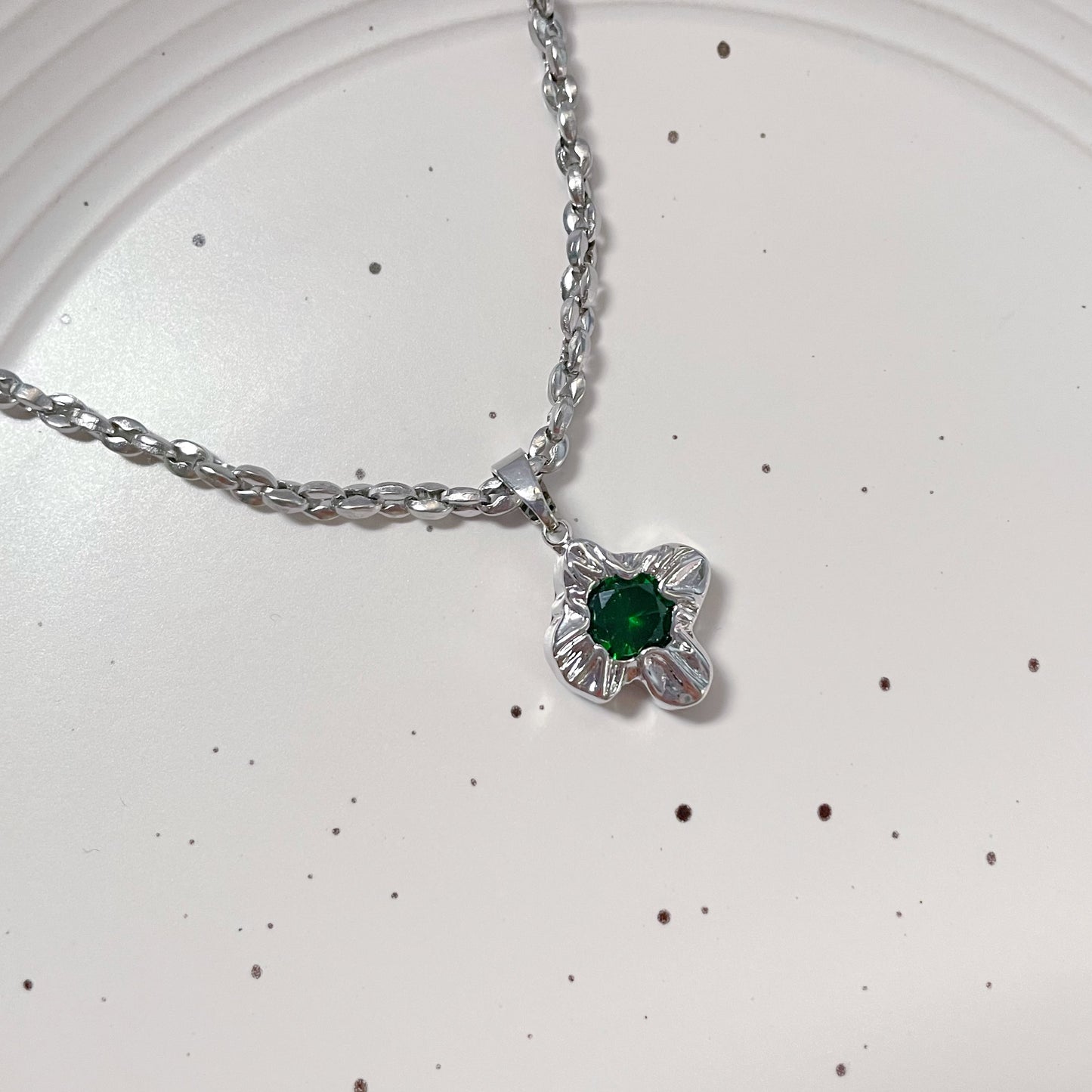 Emerald Zircon Clover Necklace