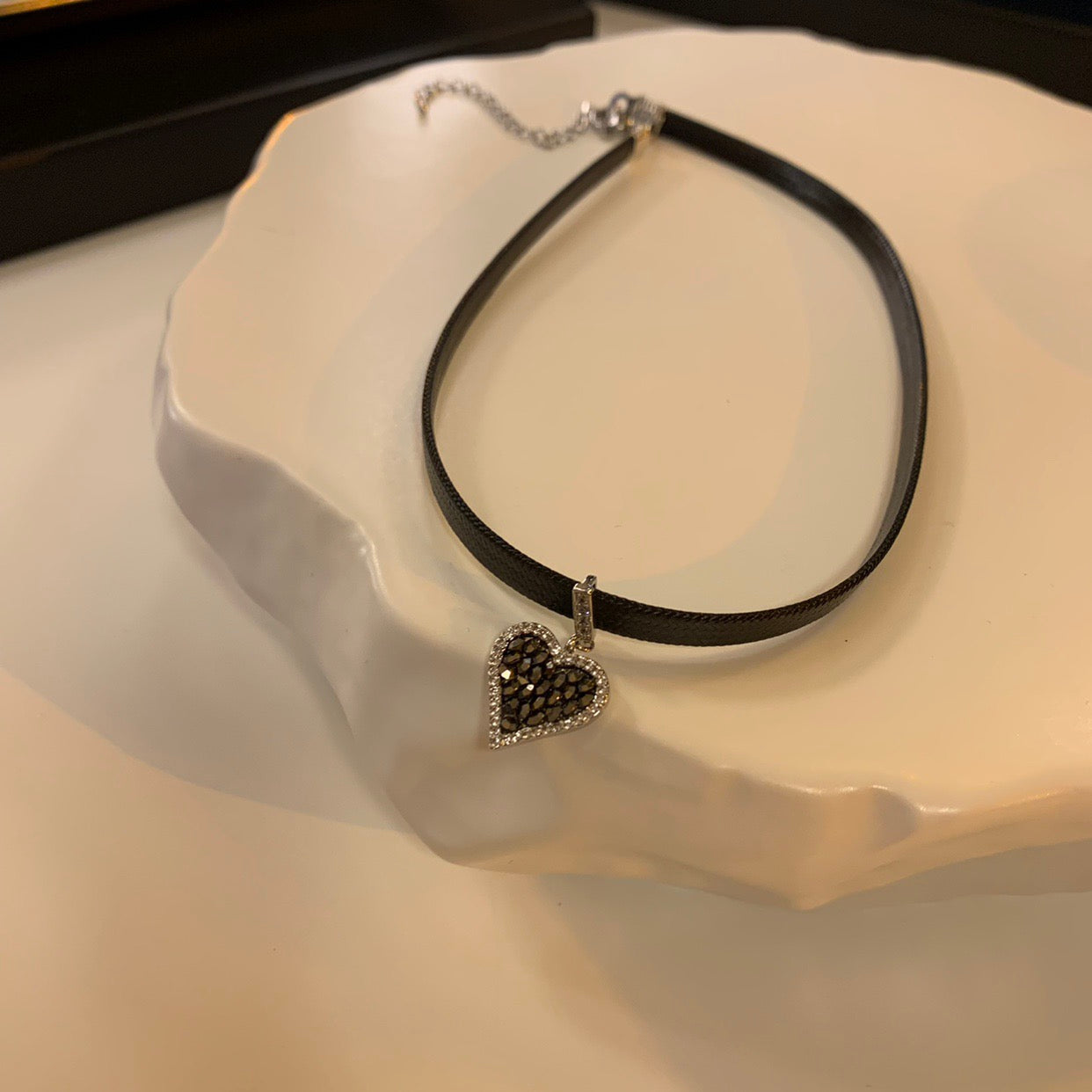 Heart Zircon Leather Strap Choker