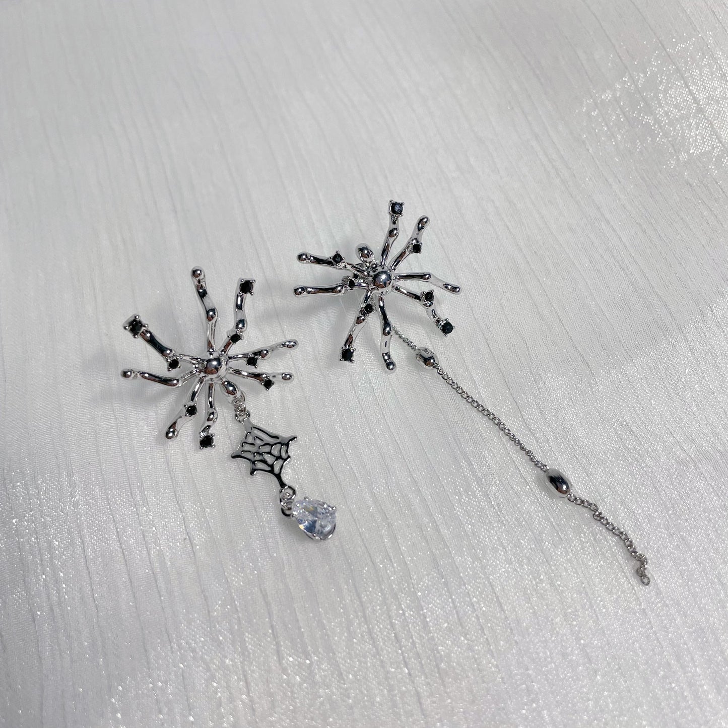 Spider Irregular Tassel Earrings