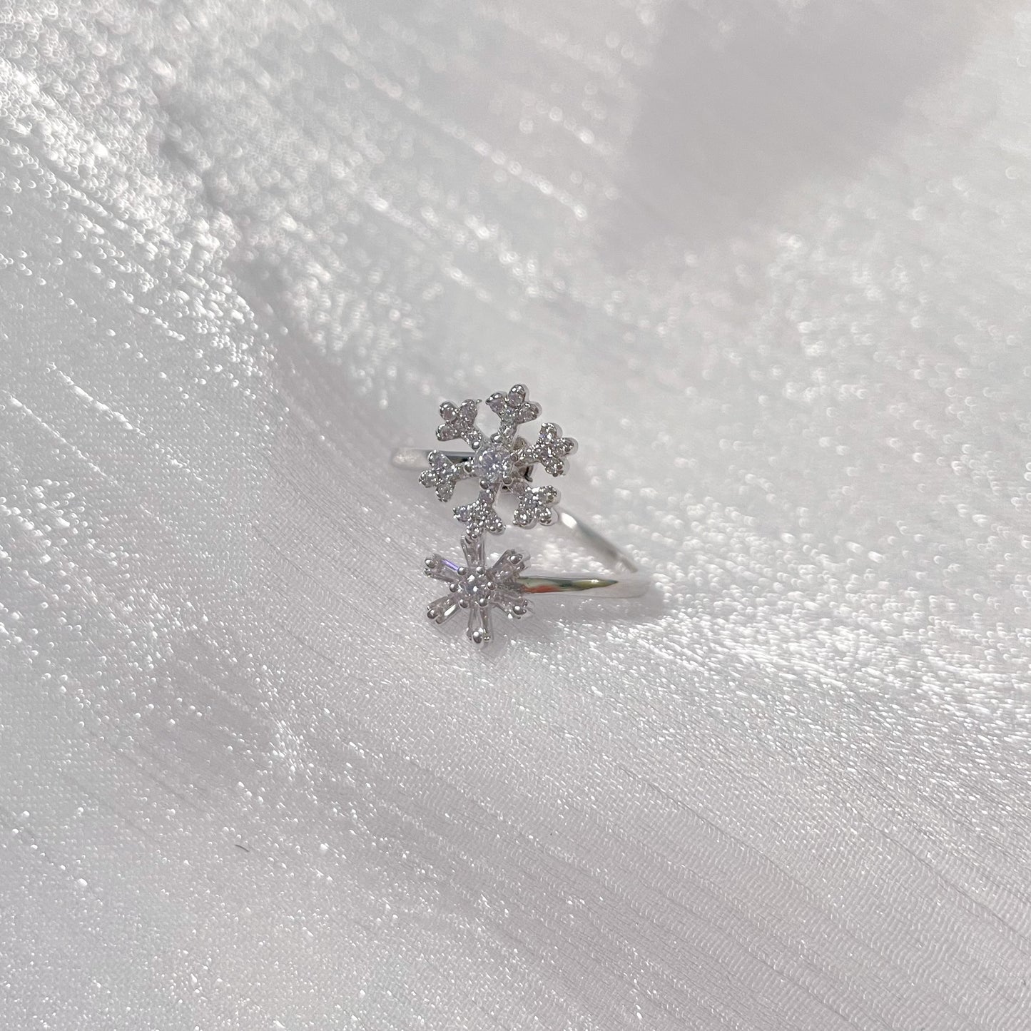 Snowflake Twirl Ring