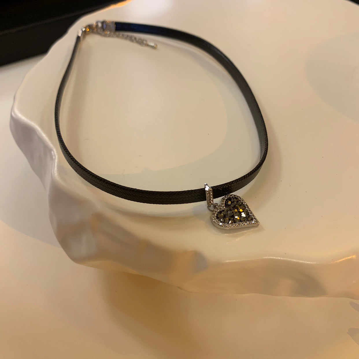 Heart Zircon Leather Strap Choker