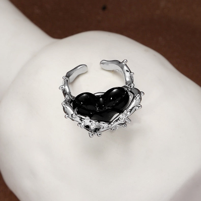 Heart of Spades Thorns Ring