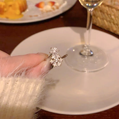 Snowflake Twirl Ring