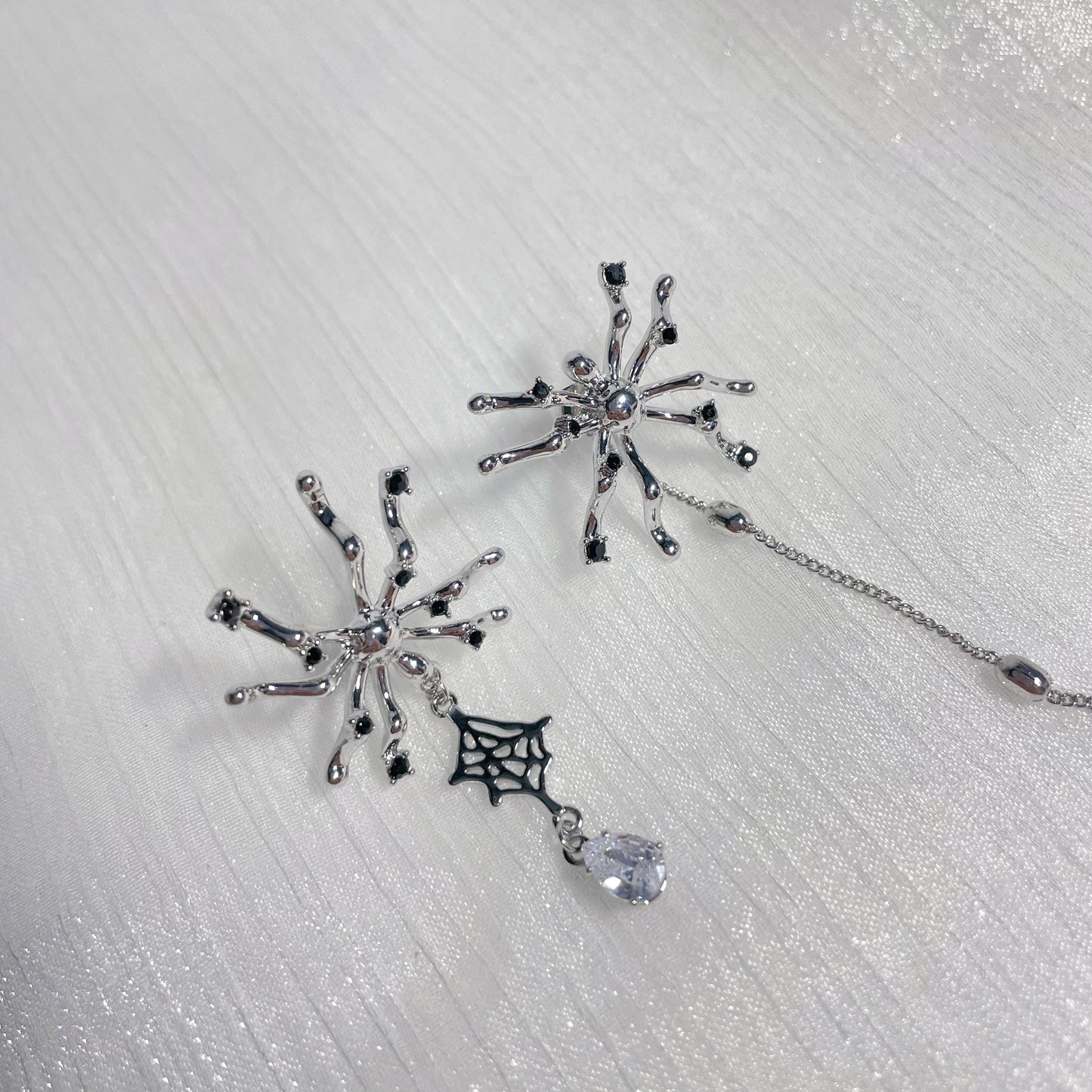 Spider Irregular Tassel Earrings