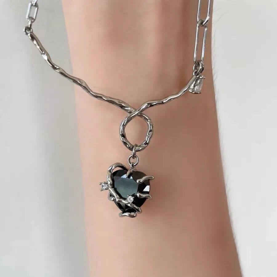 Black Heart Zircon Necklace