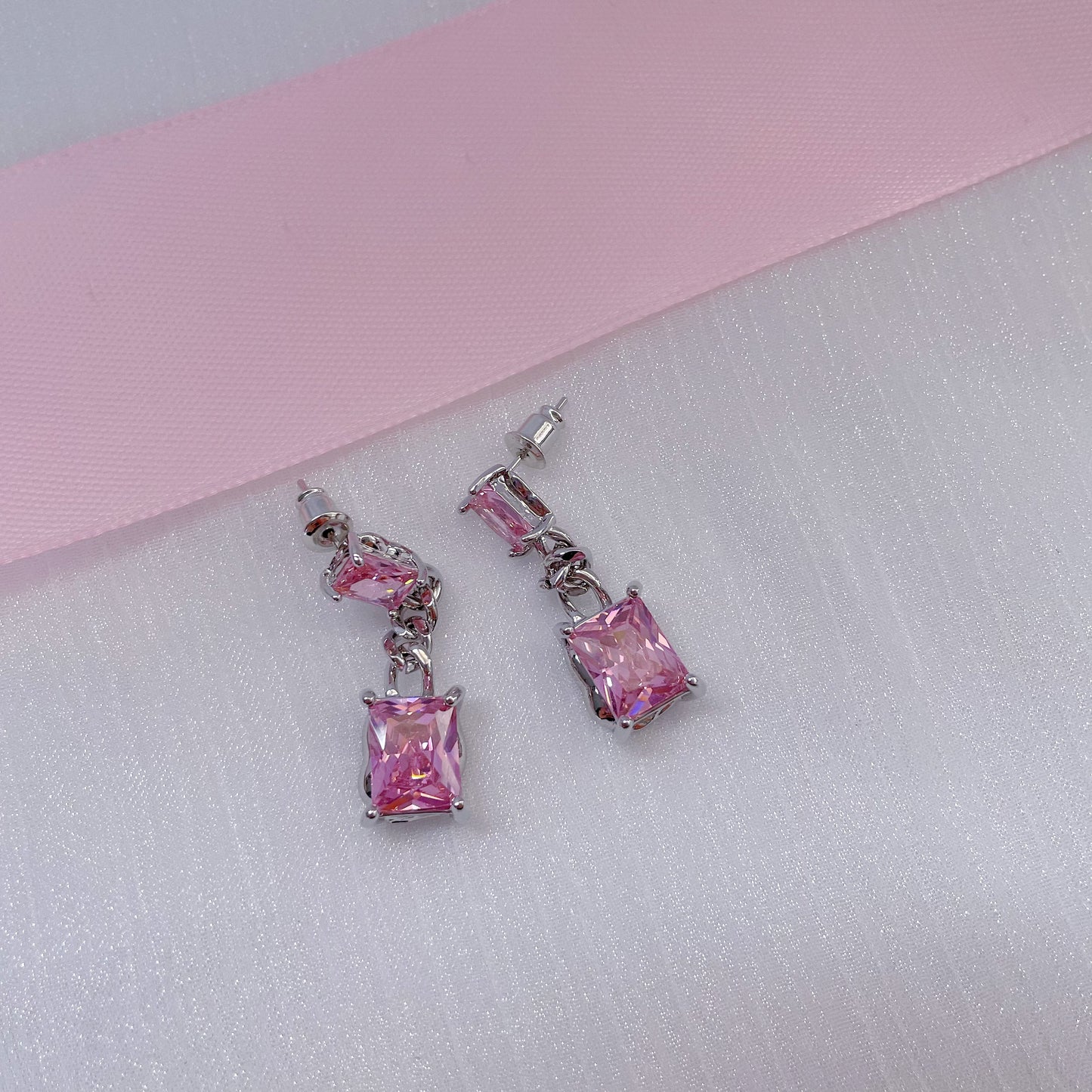 Pink Diamond Bow Pearl Necklace，Pink Zircon Earrings