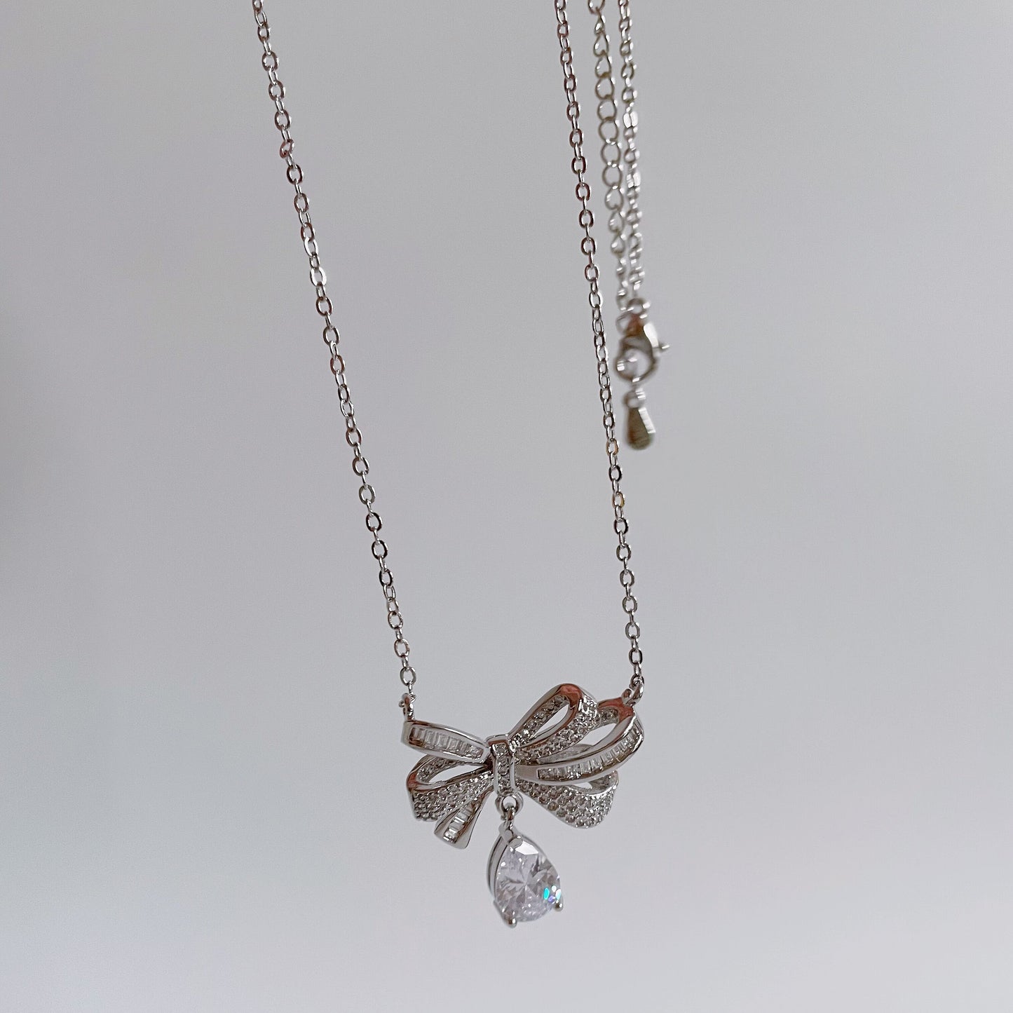 Bow Zircon Necklace